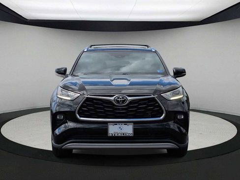 Used 2022 Toyota Highlander Platinum AWD/4WD image 3