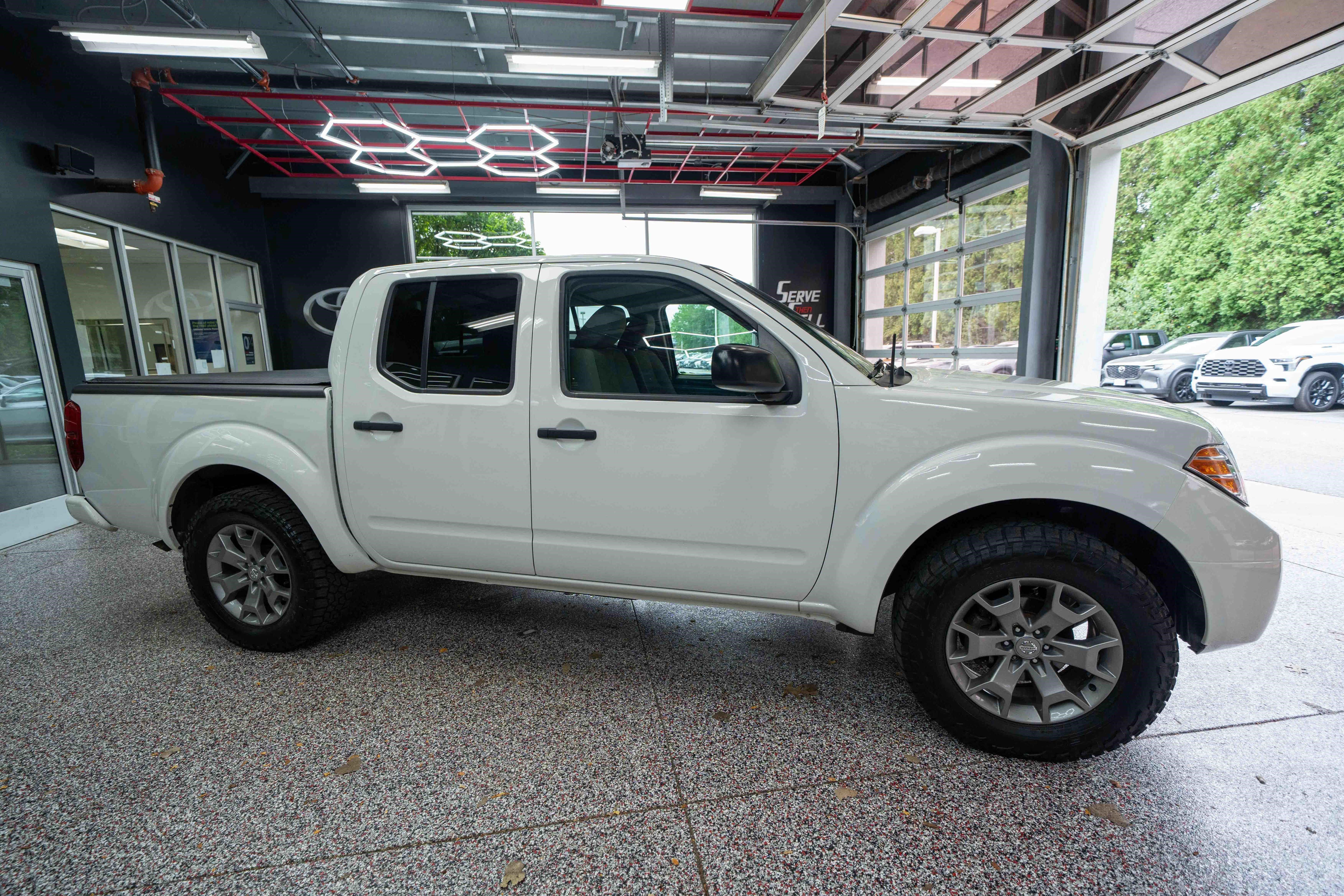 Used 2020 Nissan Frontier SV AWD/4WD image 5