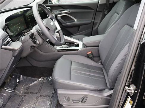 Certified 2025 Audi Q5 Premium w/ Convenience Package AWD/4WD image 21