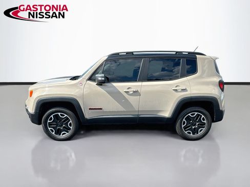 Used 2016 Jeep Renegade Trailhawk AWD/4WD image 5