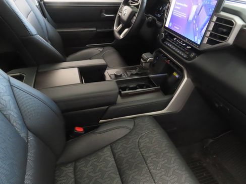 Used 2023 Toyota Sequoia Limited image 27