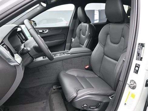 New 2026 Volvo XC60 B5 Ultra w/ Climate Package image 9