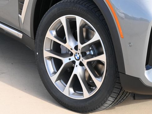 New 2026 BMW X5 sDrive40i image 8