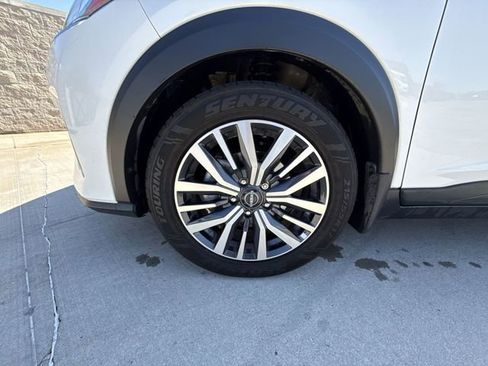 Used 2023 Nissan Kicks SV FWD image 10