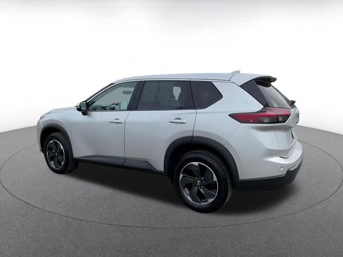 Used 2025 Nissan Rogue SV image 10