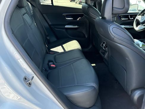 Used 2024 Mercedes-Benz GLC 300 image 18