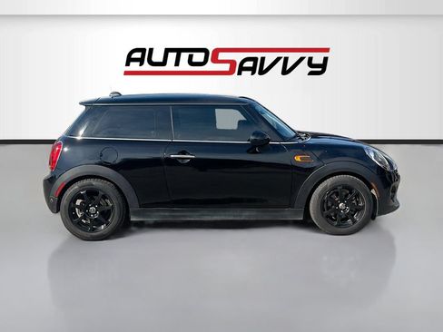 Used 2019 MINI Cooper 2-Door Hardtop FWD image 8