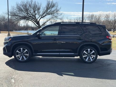 Used 2023 Honda Pilot Elite image 4
