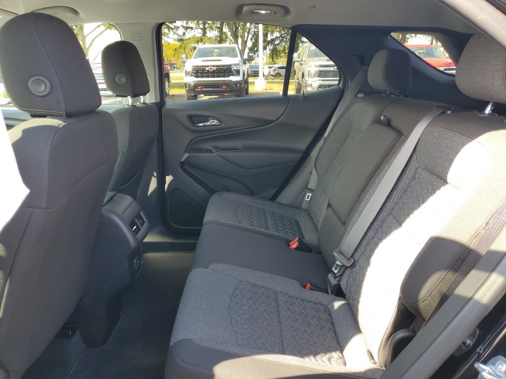 Used 2024 Chevrolet Equinox LT AWD/4WD image 28