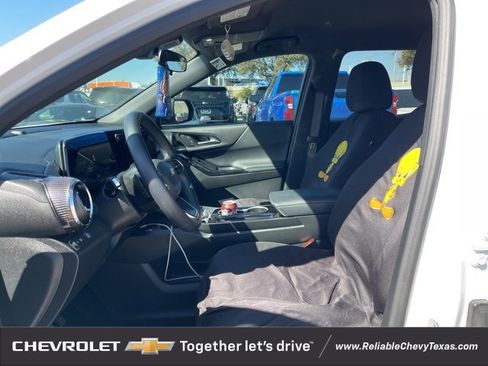 Certified 2025 Chevrolet Equinox LT image 10