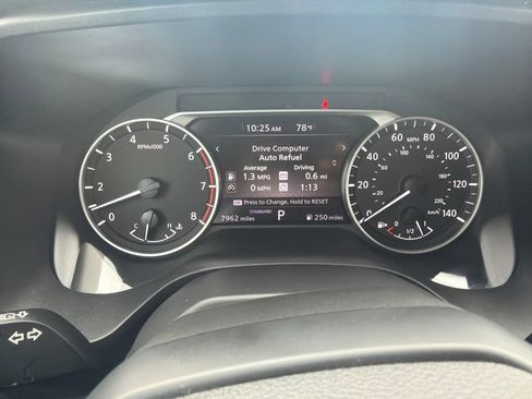 Used 2025 Nissan Rogue S FWD image 9