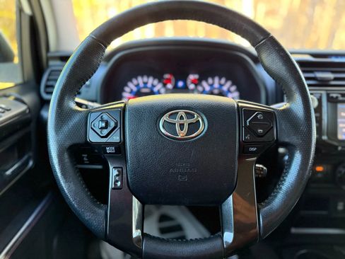 Used 2018 Toyota 4Runner TRD Off-Road image 31