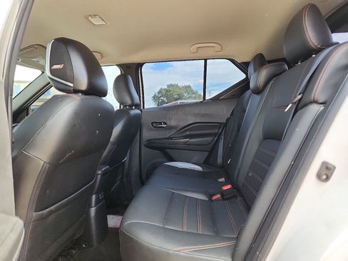 Used 2020 Nissan Kicks SR w/ SR Premium Package FWD image 7