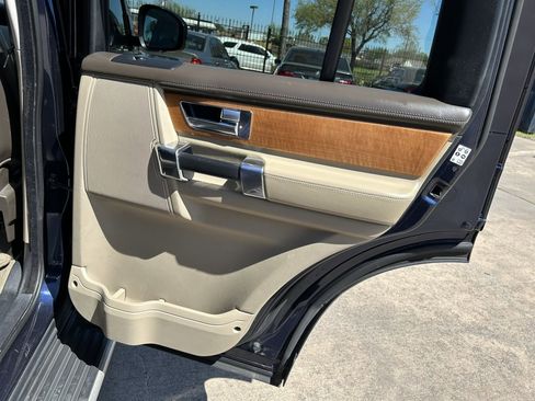 Used 2014 Land Rover LR4 HSE LUX image 30