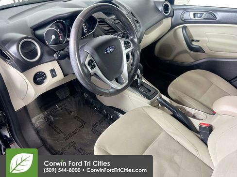 Used 2016 Ford Fiesta SE w/ Cold Weather Package FWD image 3