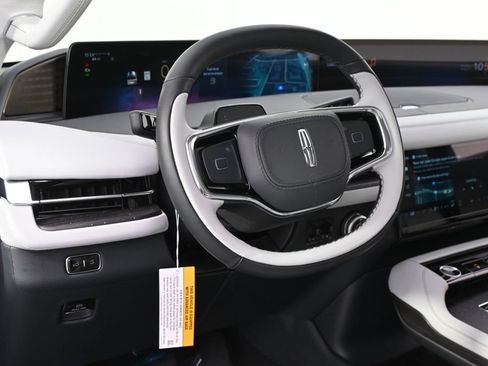 New 2026 Lincoln Navigator Black Label AWD/4WD image 10