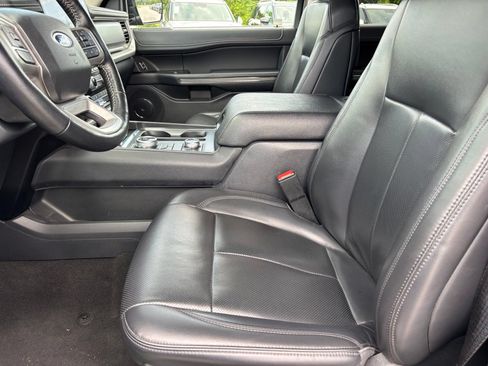 Used 2024 Ford Expedition XLT AWD/4WD image 12