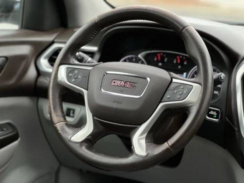 Used 2017 GMC Acadia SLT w/ LPO, Floor Liner Package AWD/4WD image 31