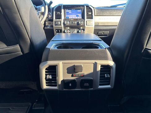 Used 2019 Ford F250 Lariat w/ Lariat Ultimate Package image 31