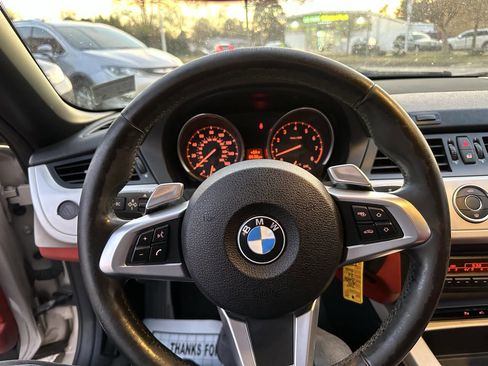 Used 2011 BMW Z4 sDrive30i image 17