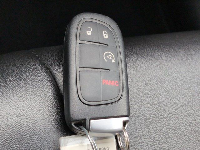 Used 2021 Jeep Cherokee Latitude Plus FWD image 28