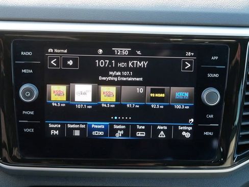 Certified 2023 Volkswagen Atlas Cross Sport SE image 33