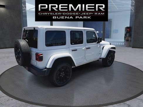 Certified 2024 Jeep Wrangler Unlimited Sahara AWD/4WD image 8
