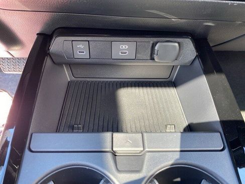 New 2025 Toyota Prius Plug-In Hybrid image 43