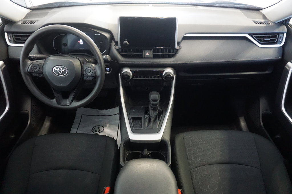 Used 2024 Toyota RAV4 XLE FWD image 23