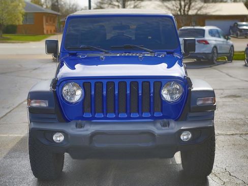 Used 2018 Jeep Wrangler Unlimited Sport image 2