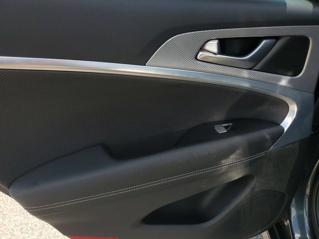 Used 2023 Genesis G70 3.3T RWD image 12