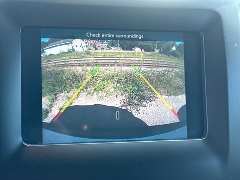 Used 2019 Jeep Cherokee Latitude Plus w/ Cold Weather Group image 21