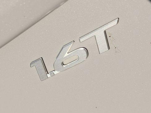 Used 2024 Hyundai Kona Limited FWD image 10