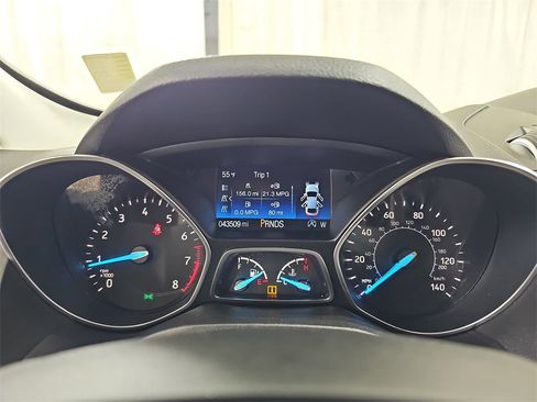 Used 2019 Ford Escape SEL image 24