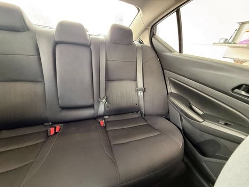 Used 2025 Nissan Altima 2.5 SV FWD image 37