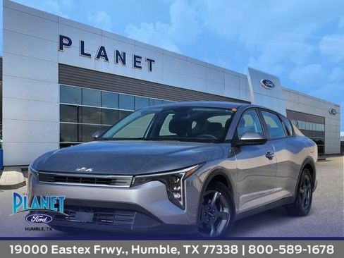 Used 2025 Kia K4 LXS image 1