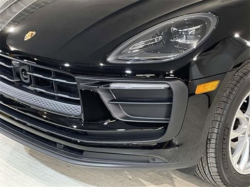 Used 2018 Porsche Macan image 53