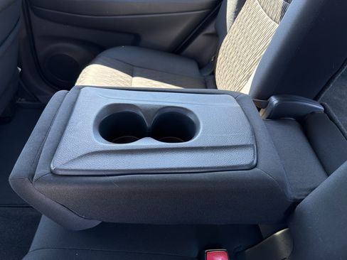 Used 2017 Nissan Rogue S FWD image 11