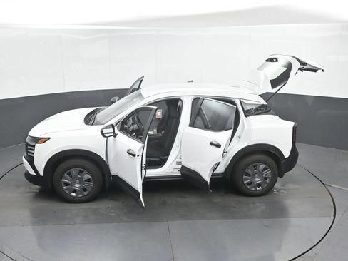 Used 2025 Nissan Kicks S AWD/4WD image 49