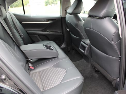 Used 2024 Toyota Camry SE image 39