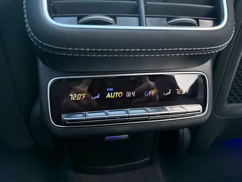 Used 2026 Mercedes-Benz GLS 580 4MATIC image 40