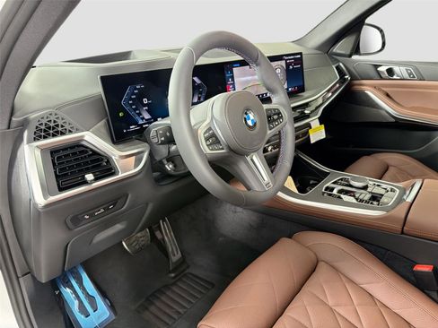 New 2026 BMW X5 M60i w/ Climate Comfort Package AWD/4WD image 10