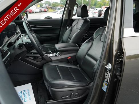Used 2025 Kia Telluride S AWD/4WD image 6