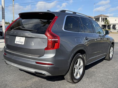 Used 2017 Volvo XC90 T5 Momentum w/ Vision Package image 3