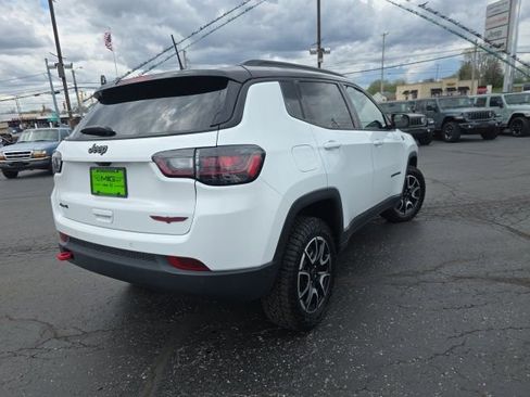 Used 2025 Jeep Compass Trailhawk w/ Trailhawk Elite Group AWD/4WD image 7