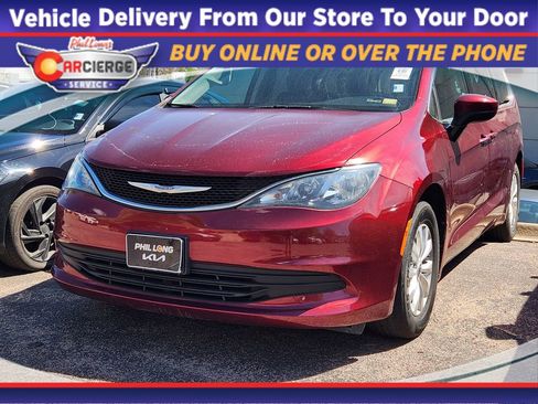 Used 2017 Chrysler Pacifica Touring w/ Tire & Wheel Group FWD image 1