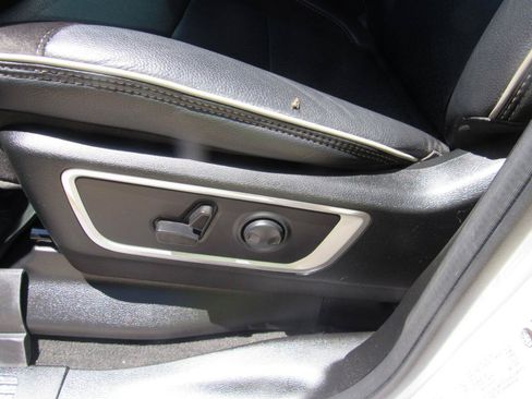 Used 2023 RAM 1500 Laramie AWD/4WD image 22
