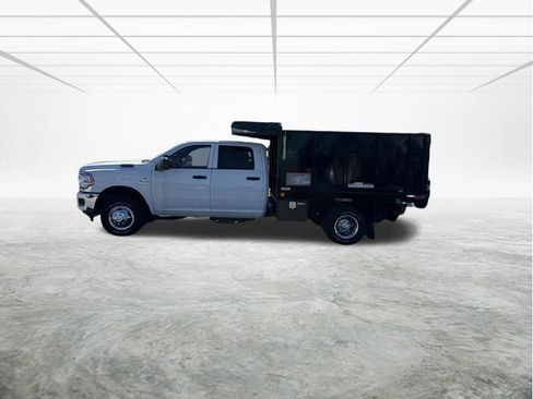 Used 2023 RAM 3500 Tradesman w/ Chrome Appearance Group image 7