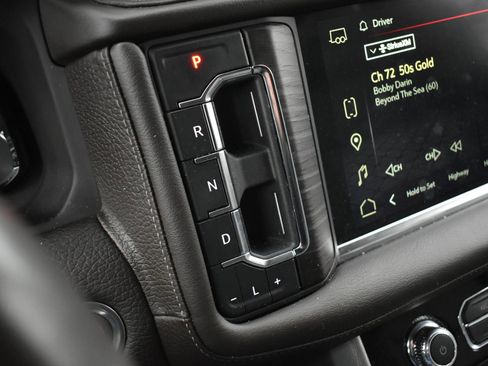 Used 2022 GMC Yukon XL Denali image 31