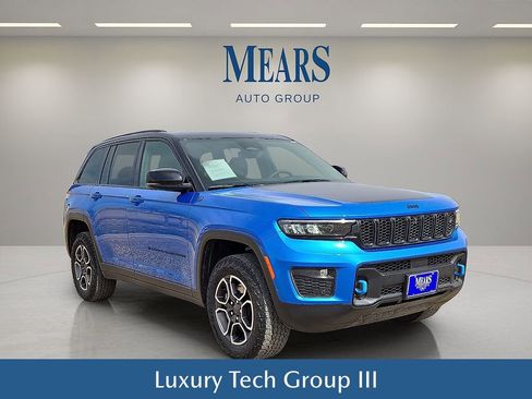 Used 2023 Jeep Grand Cherokee Trailhawk w/ Advanced Protech Group II image 8